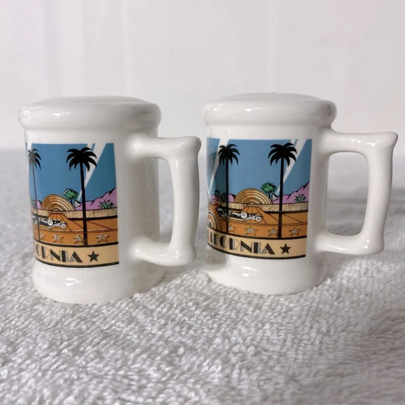 Vintage Ceramic Hollywood California Salt & Pepper Shakers With Handles - Picture 4 of 9